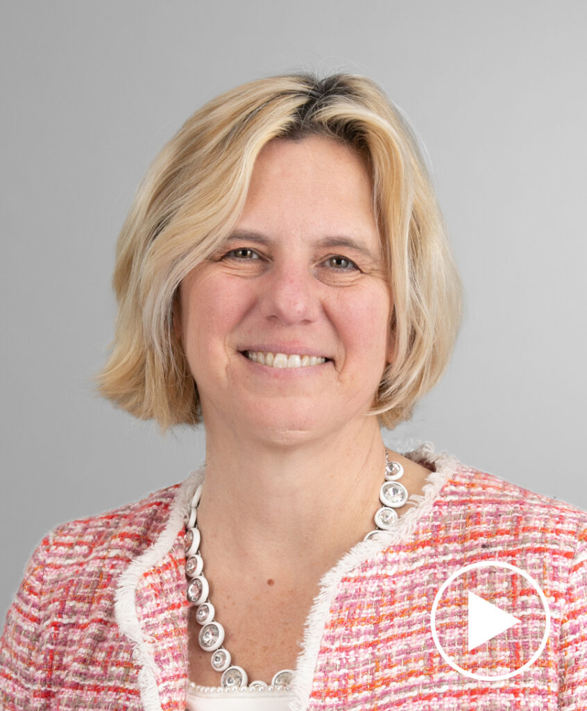 Photo of Sarah Bianchi with play button